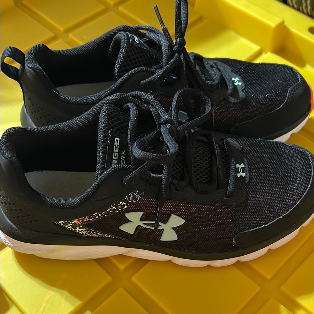 Women’s Black Under Armour shoes
